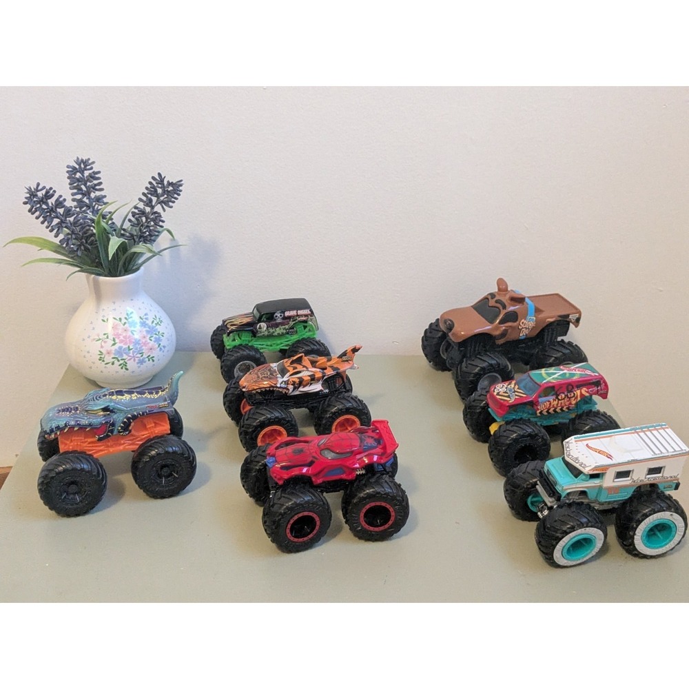 Lot of 7 Hot Wheels Monster Trucks Grave Digger Scooby Doo Spider-Man Shark
